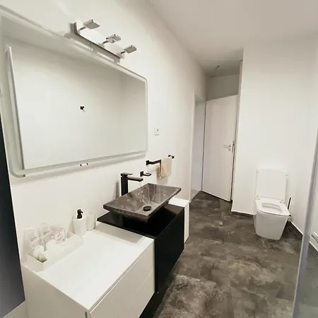 Luxury Ultracentral In *