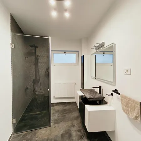 Luxury Ultracentral In *
